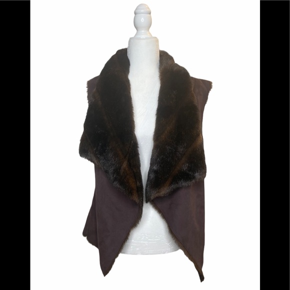 Bebe Reversible Faux Fur Brown Vest - Picture 2 of 4